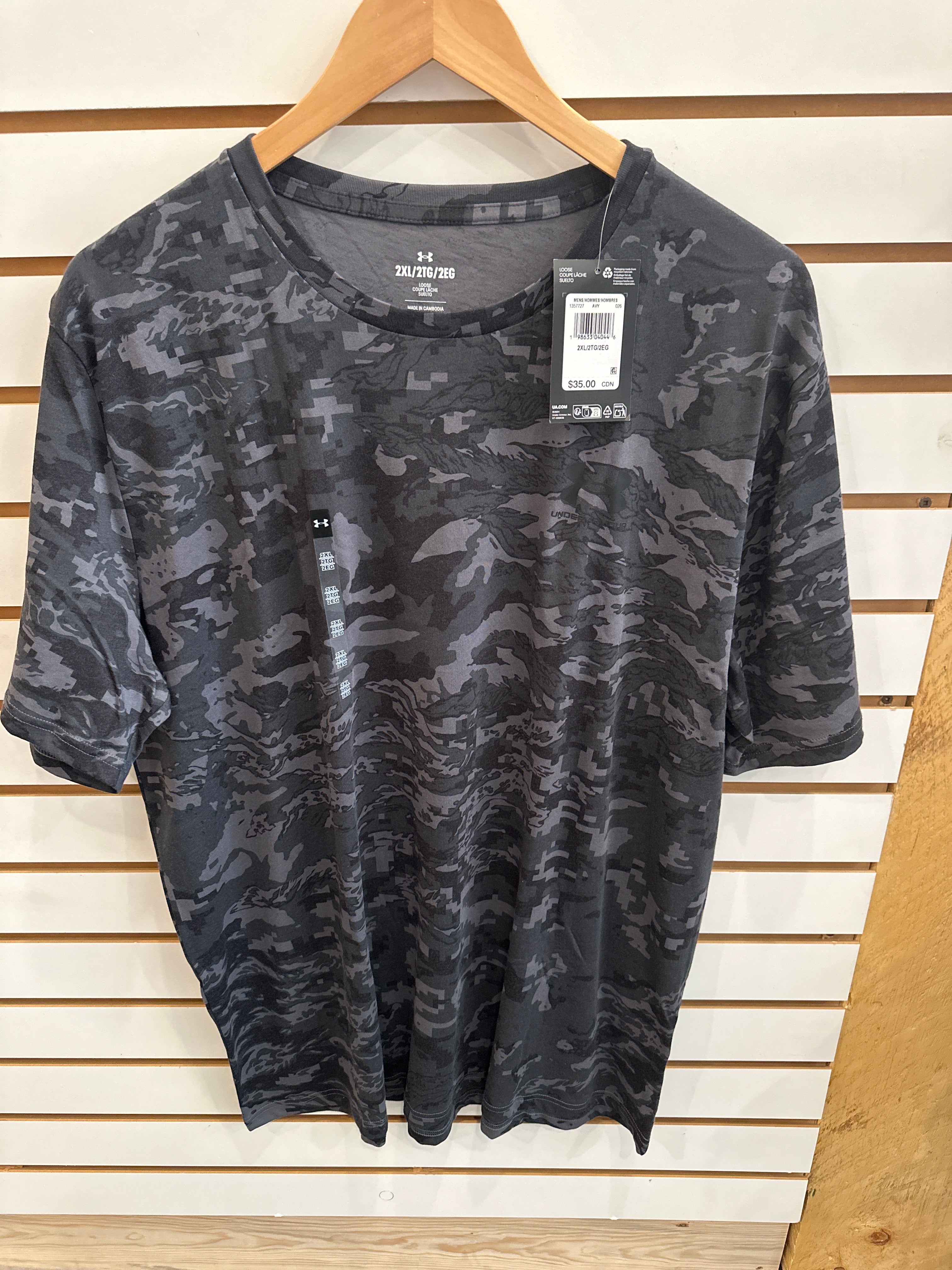 Under Armour Men’s Black Camo Tee